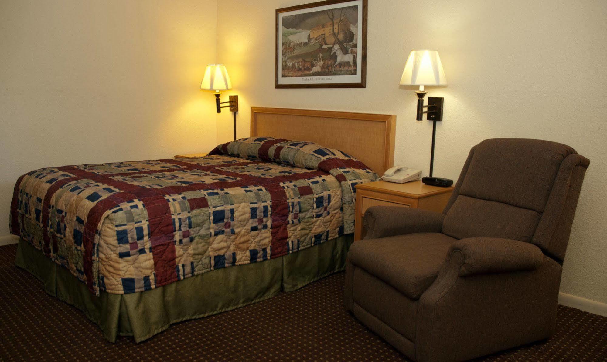Travelers Budget Inn Great Bend Экстерьер фото
